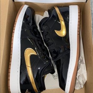 BRAND NEW JORDANS  1 low